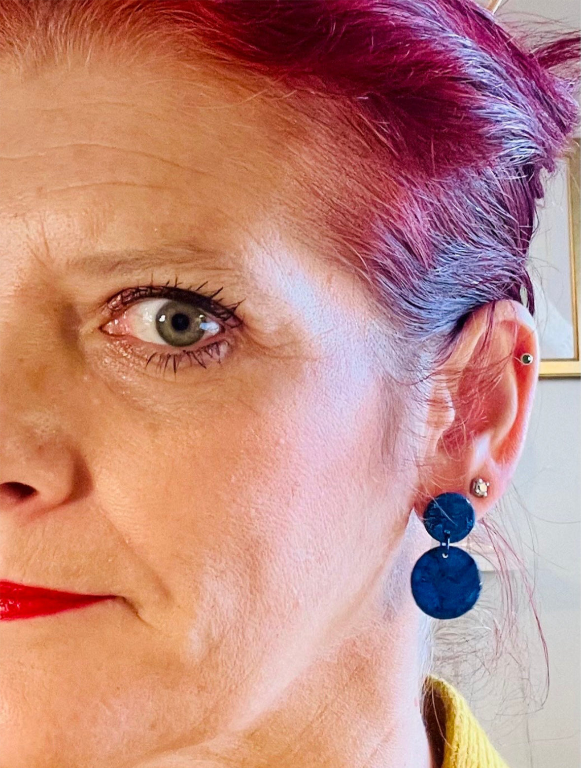 Crafted from vibrant blue polymer clay, these stunning earrings are named after the renowned Venetian island of Murano. Inspired by the island's colorful glass, these small earrings are available in a variety of bold shades, making them the perfect everyday accessory or thoughtful birthday gift.