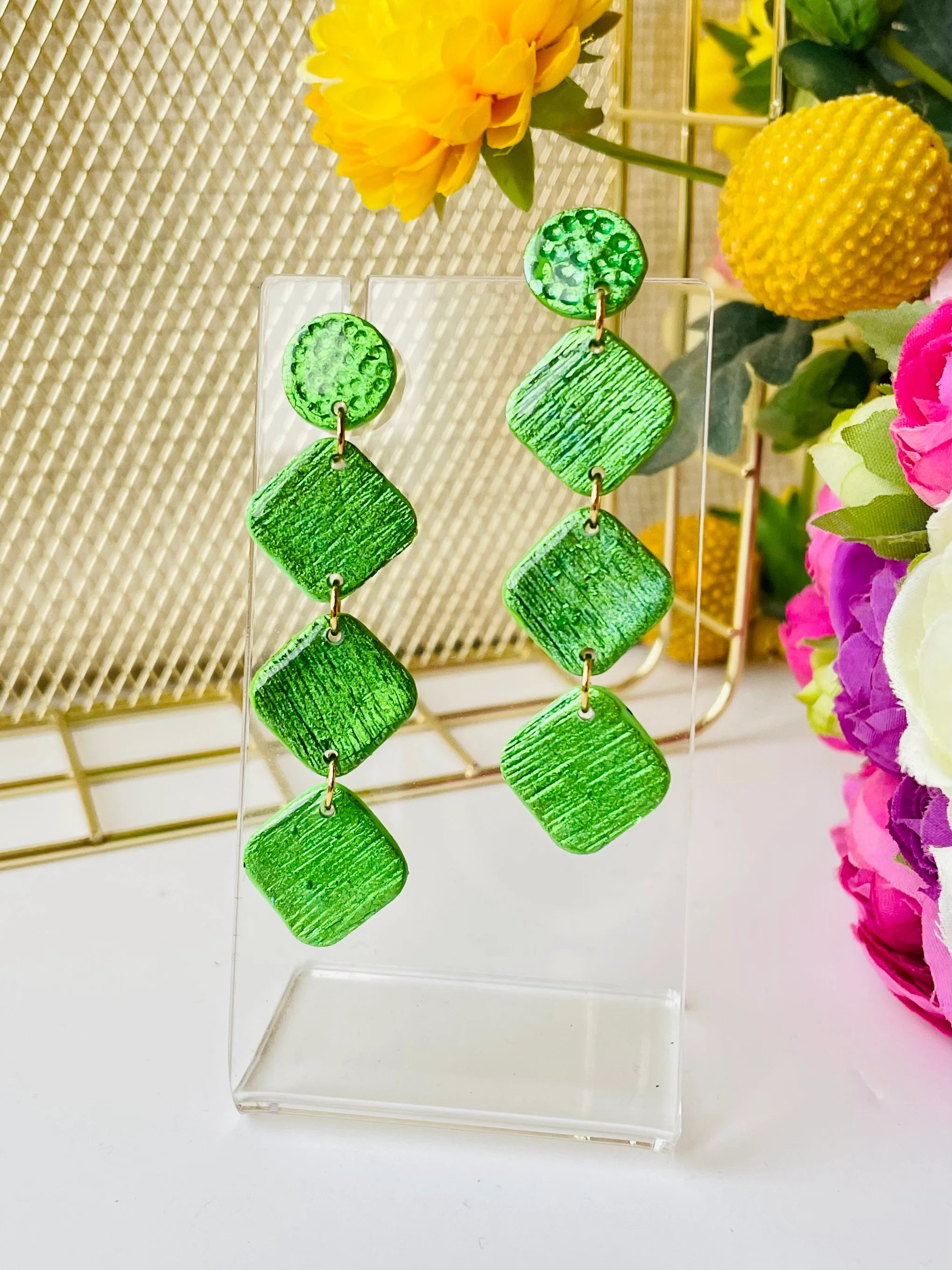 For those with a daring spirit (and a love for green), these long CACTUS earrings are the perfect statement piece!&nbsp;
Handmade with a unique style, they're a bold accessory that's sure to catch the eye. Plus, they make a great gift for your fellow Pisces and Virgo pals. So don't be shy - embrace your bold side and rock these earrings with pride!&nbsp;
And let's not forget about your maximalist friend - these earrings are just what they need to complete their maximalist look!
MySaraJewellery