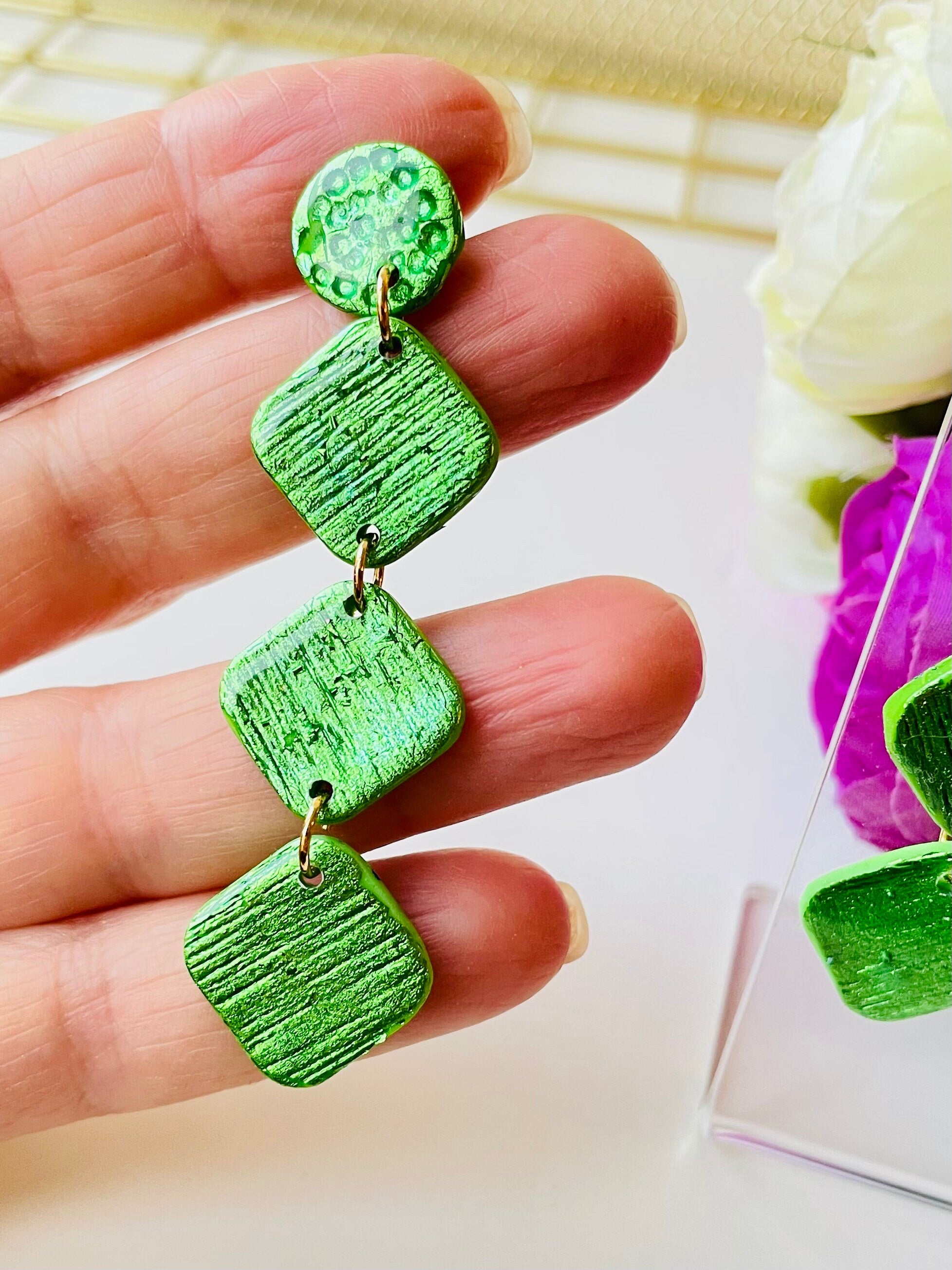 For those with a daring spirit (and a love for green), these long CACTUS earrings are the perfect statement piece!&nbsp;
Handmade with a unique style, they're a bold accessory that's sure to catch the eye. Plus, they make a great gift for your fellow Pisces and Virgo pals. So don't be shy - embrace your bold side and rock these earrings with pride!&nbsp;
And let's not forget about your maximalist friend - these earrings are just what they need to complete their maximalist look!
MySaraJewellery