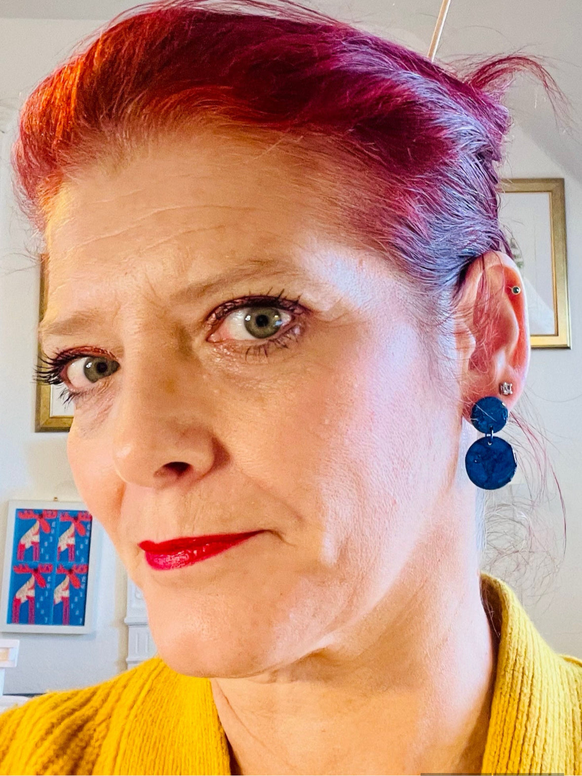 Crafted from vibrant blue polymer clay, these stunning earrings are named after the renowned Venetian island of Murano. Inspired by the island's colorful glass, these small earrings are available in a variety of bold shades, making them the perfect everyday accessory or thoughtful birthday gift.
