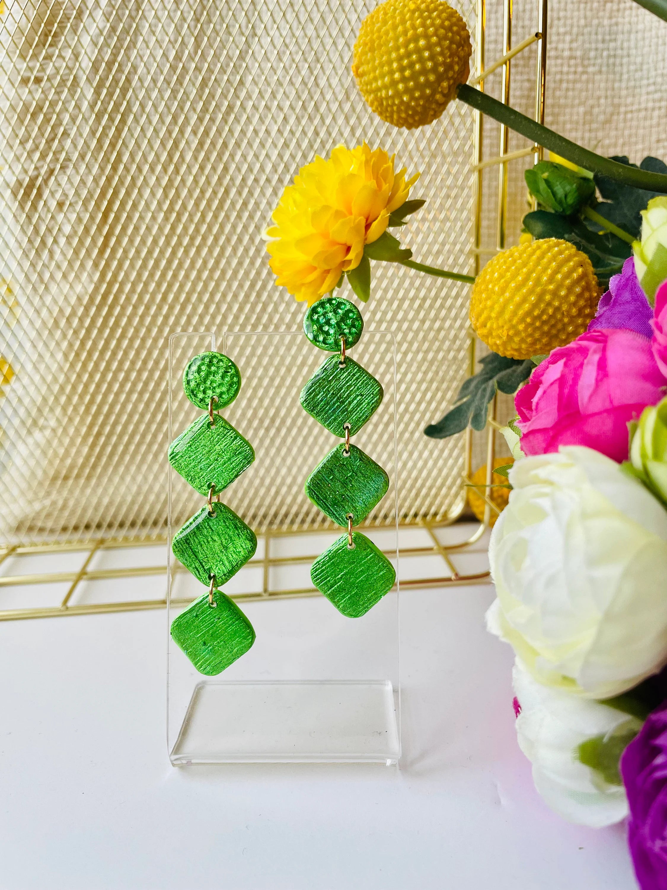 For those with a daring spirit (and a love for green), these long CACTUS earrings are the perfect statement piece!&nbsp;
Handmade with a unique style, they're a bold accessory that's sure to catch the eye. Plus, they make a great gift for your fellow Pisces and Virgo pals. So don't be shy - embrace your bold side and rock these earrings with pride!&nbsp;
And let's not forget about your maximalist friend - these earrings are just what they need to complete their maximalist look!
MySaraJewellery