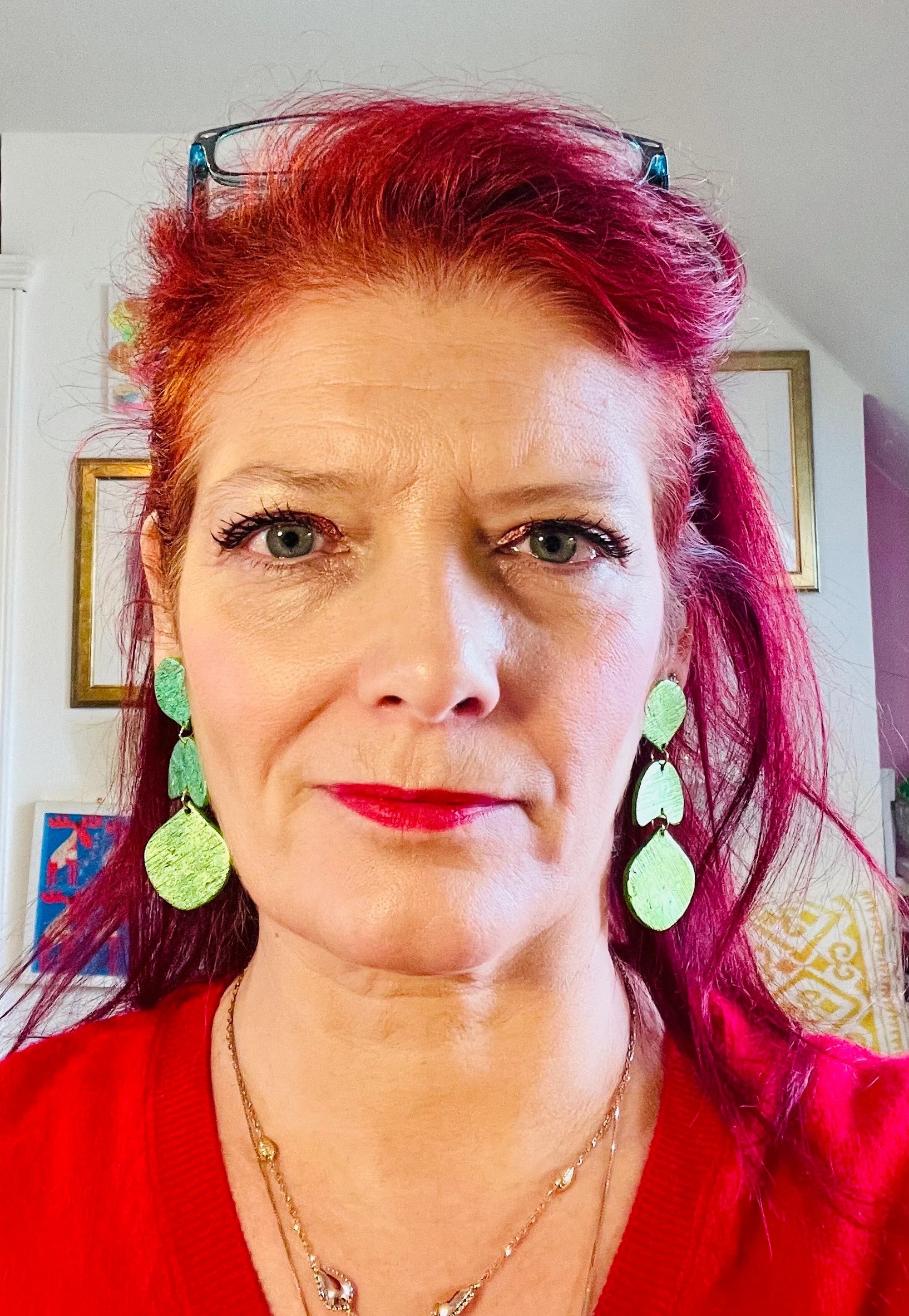 Make the most of the holiday season with these stunning statement earrings. Featuring a vibrant green color and unique texture, they're sure to turn heads at any party. And with their bold design, these earrings make the perfect gift for any fashion-forward friend or loved one. It is always the season for showing off your style! Add a vibrant green accent to your summer dresses on the beach or for an al fresco aperitif!